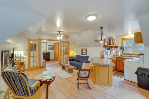 Orrtanna Vacation Rental | 1BR | 1BA | 500 Sq Ft | Stairs Required
