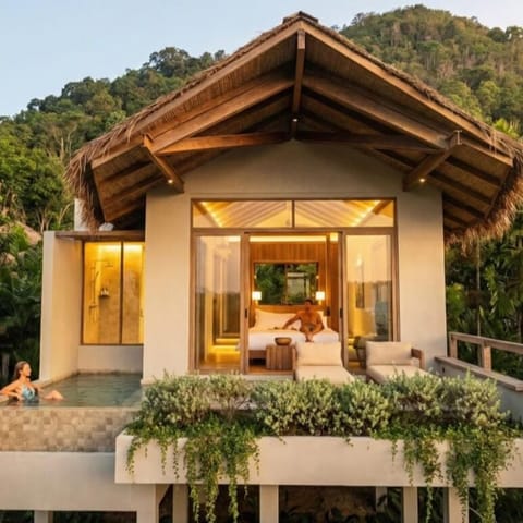 Ocean View Pool Villa | Premium bedding, in-room safe, laptop workspace, free WiFi