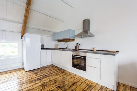 Cabin (Nordbua #2) | Private kitchen | Dishwasher, cookware/dishes/utensils