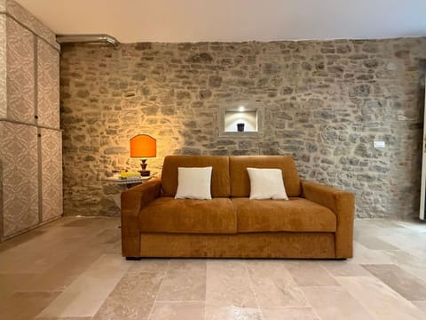 Furniture, Interior Design, Flooring, Wall, Couch, Floor, Wood, Room, Living Room, Ceiling