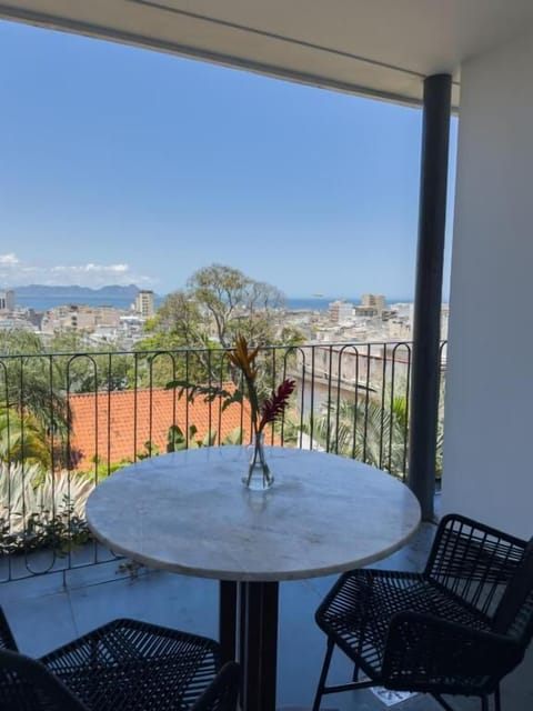 Deluxe Suite, Balcony, Sea View | Outdoor dining