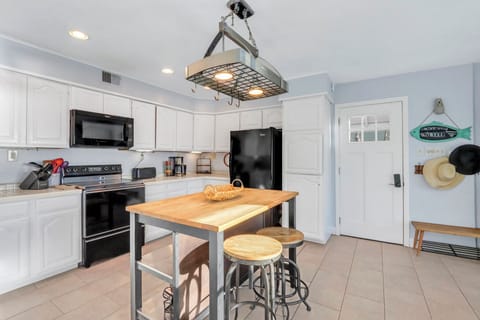 Entryway into the kitchen