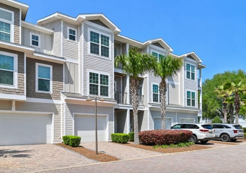 Welcome to Driftwood Townhomes #3- Liv Salty
