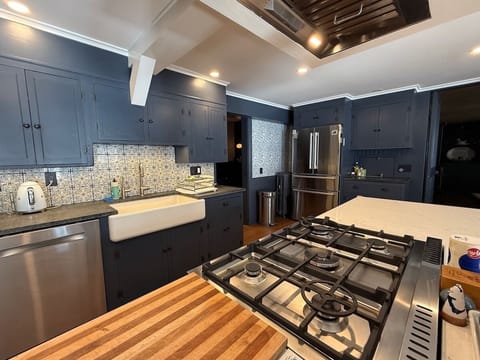 Gas range at Hartfield