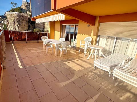 6-person apartment with Wi-Fi, sea view from terrace Apartment in Roquebrune-Cap-Martin