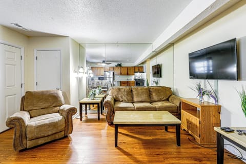 Living Room | Free WiFi | Smart TV