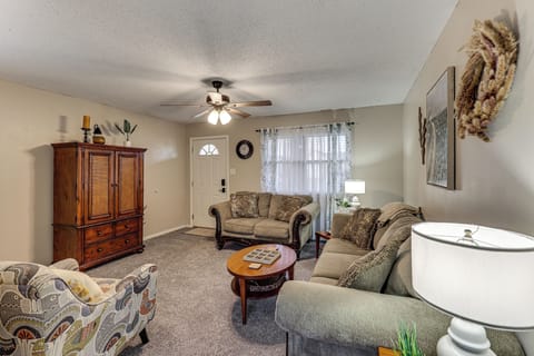 Russellville Vacation Rental | 3BR | 2BA | 1,200 Sq Ft | 2 Steps to Enter