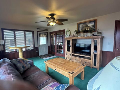 Apartment, Multiple Beds, Fireplace, Garden View (NR #17) | Living area