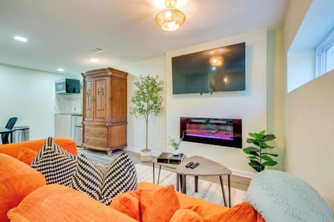 Living Room | Queen Sleeper Sofa