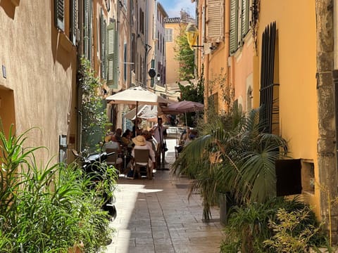 Surroundings [summer] (1-5 km)