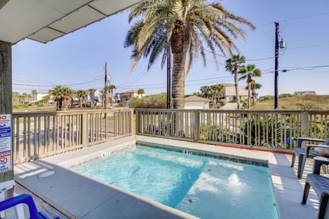 Port Aransas Vacation Rental | 3BR | 3.5BA | 1,700 Sq Ft | Step-Free Entry