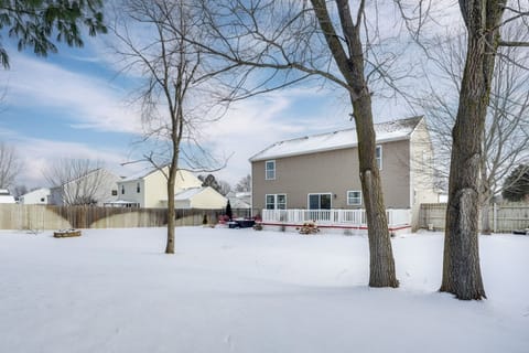 House Exterior | Fenced Backyard | Seasonal Grill Pit | Seasonal Deck & Patio