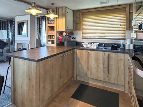 Kitchen | Millars Caravan, Ayr