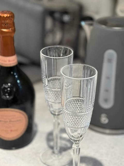 Apartment, 1 Bedroom, Balcony | Food and drink