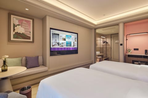 Superior Room, 2 Twin Beds | Premium bedding, minibar (free items), soundproofing, WiFi (free)