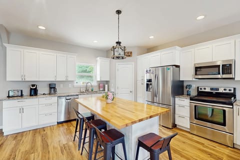 House (3 Bedrooms) | Interior