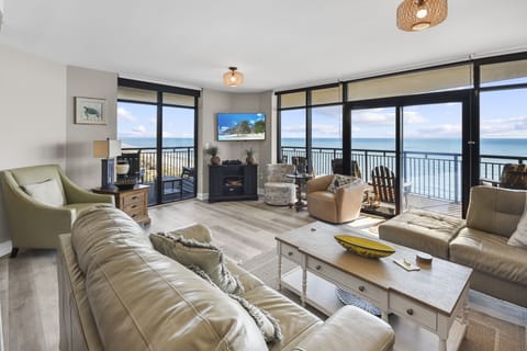 Condo, 4 Bedrooms | Living area | Smart TV