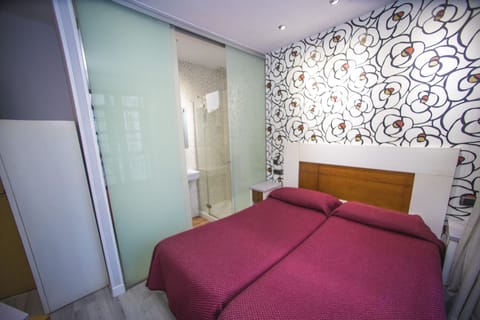 Double Room, 1 Double or 2 Twin Beds, Balcony, City View | Desk, blackout drapes, free WiFi, bed sheets