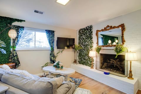 Arvada Vacation Rental | 2BR | 1BA | 1,100 Sq Ft | 1 Step to Enter