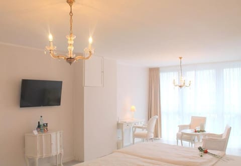 Comfort Double Room, Garden View | Premium bedding, down comforters, minibar, in-room safe