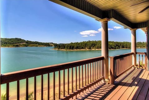 1653ZkmxpVuyoW-20230418191409