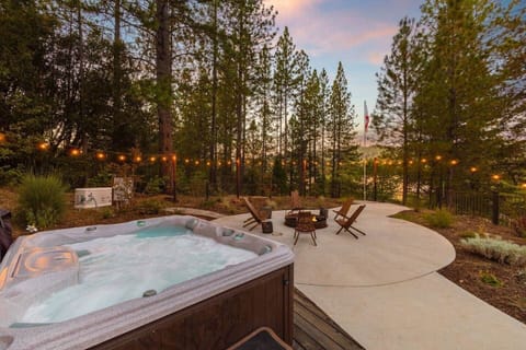 Lodge hot tub and fire pit