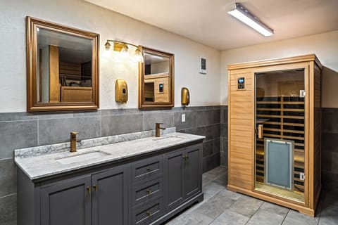 Luxx20Community20Bathroom202620Sauna
