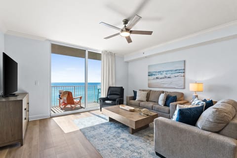 Gulf Front Living Area with Sleeper Sofa