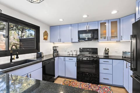 Make breakfast in this kitchen before heading out to ski or hike!