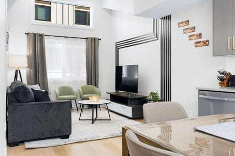 Watch your favorite films on the flat-screen TV in the comfort of this cozy sofa bed!