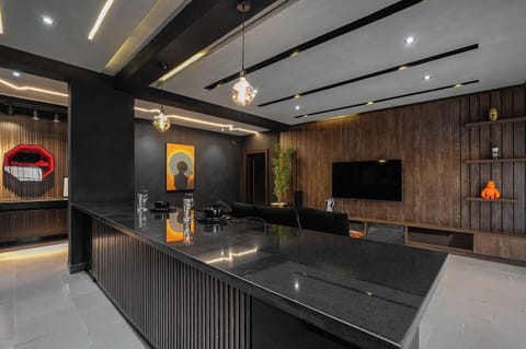 Deluxe Apartment, Balcony, City View | Interior