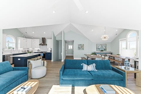 Living Room - Smart TV, Deck Access w/Ocean Views