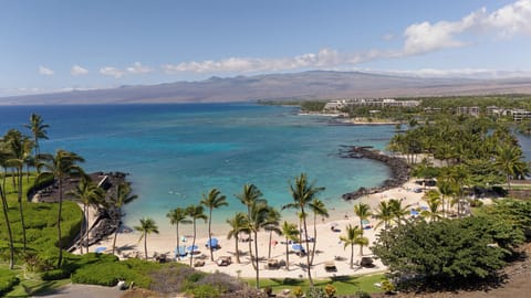 Mauna Lani Beach Club - Staying wiith us at KaMilo 501 you get access to the coveted Mauna Lani Homeowners Beach Club with a private beach, famed Napua Restaurant and ability to walk to ancient fishponds and coastal pathways.