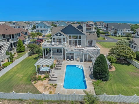 HK343: Eventide | Back Exterior & Pool Area