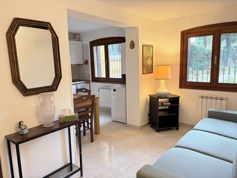 Basic Apartment, Patio, Garden View | Living area