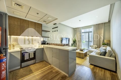 Apartment, Balcony, City View | Interior