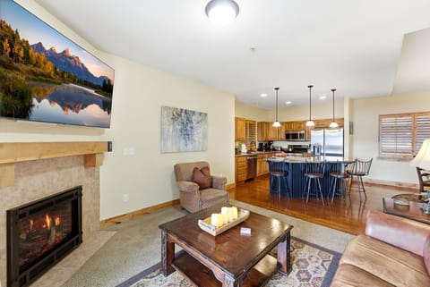 Enjoy the cozy fireplace with your friends and family 