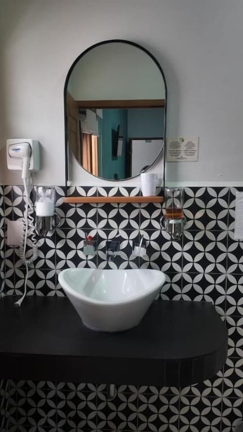 Family Double Room | Bathroom | Shower, hair dryer, towels, soap