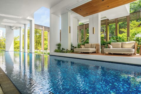 Exercise/lap pool