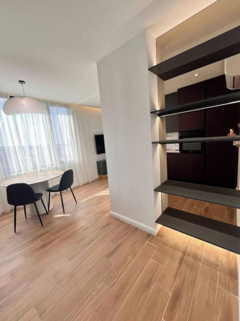 Apartment | Dining