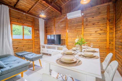 Villa | Dining