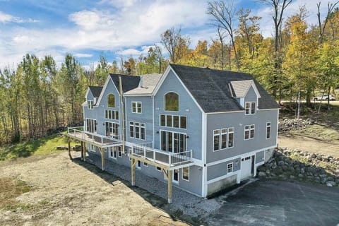 Huge 4300 sq. ft. home