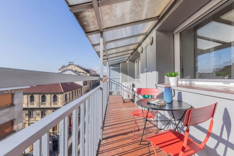Basic Apartment | Outdoor dining