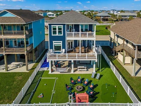 Ocean views from three levels.