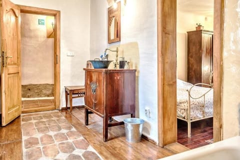 Romantic Room, City View | Iron/ironing board, free WiFi