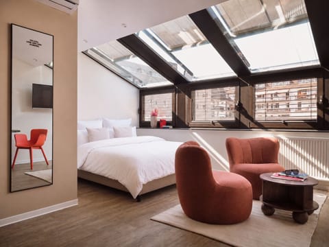 Deluxe Studio, Air conditioning | Premium bedding, desk, laptop workspace, soundproofing