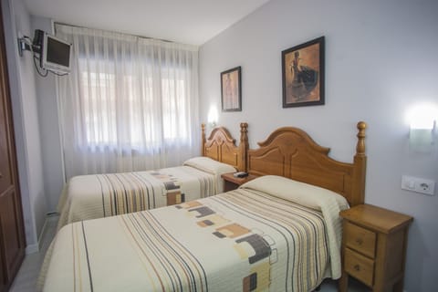 Double Room | Desk, laptop workspace, blackout drapes, free cribs/infant beds