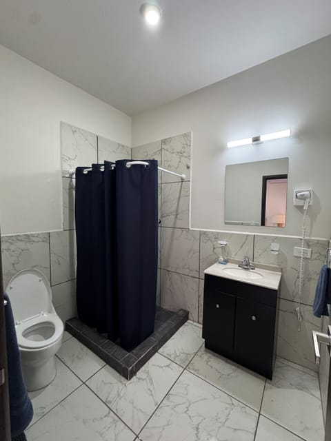 Standard Room | Bathroom