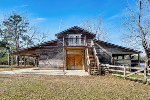 Doerun Vacation Rental | 1BR | 1.5BA | 900 Sq Ft