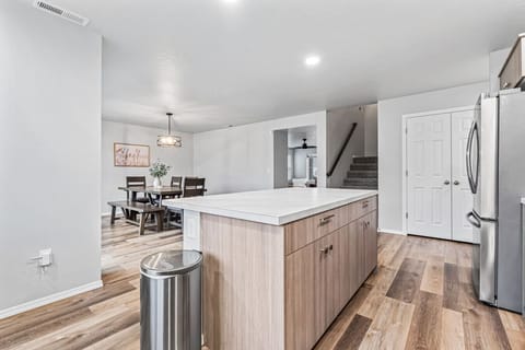 Open layout of the kitchen and dining area
